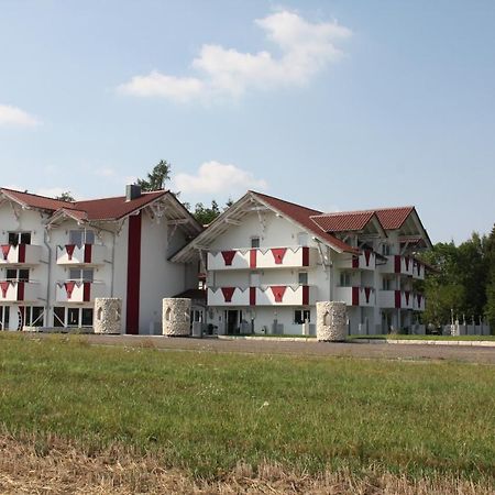 Zum Kreuzritter Aparthotel Wuestenrot Exterior foto