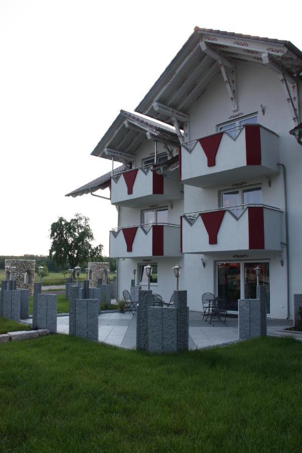 Zum Kreuzritter Aparthotel Wuestenrot Exterior foto