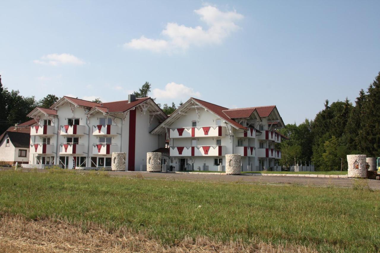 Zum Kreuzritter Aparthotel Wuestenrot Exterior foto