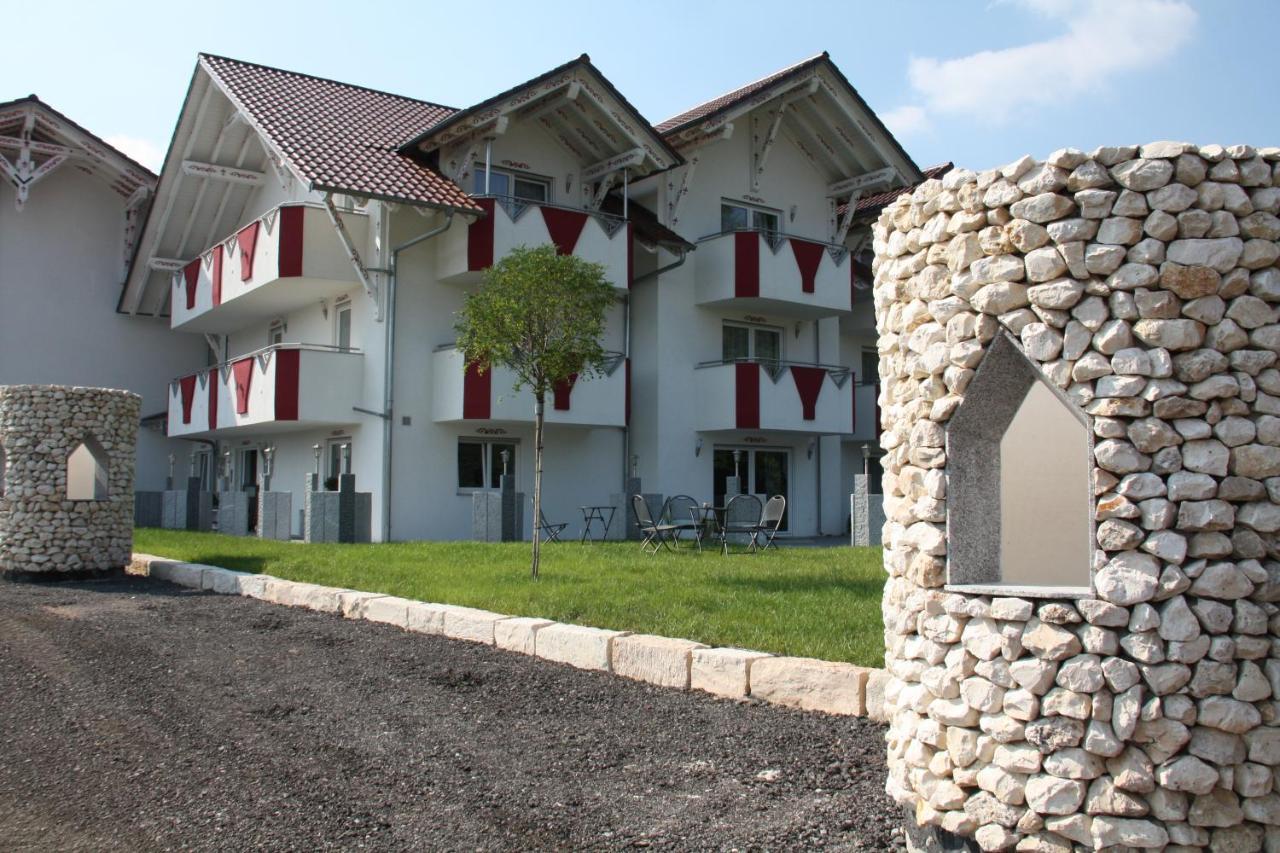 Zum Kreuzritter Aparthotel Wuestenrot Exterior foto