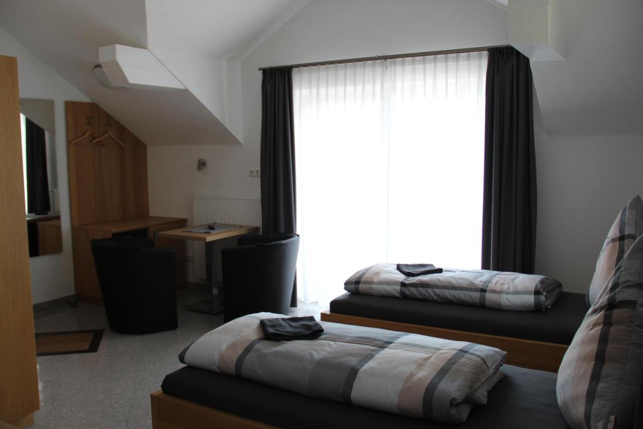 Zum Kreuzritter Aparthotel Wuestenrot Exterior foto